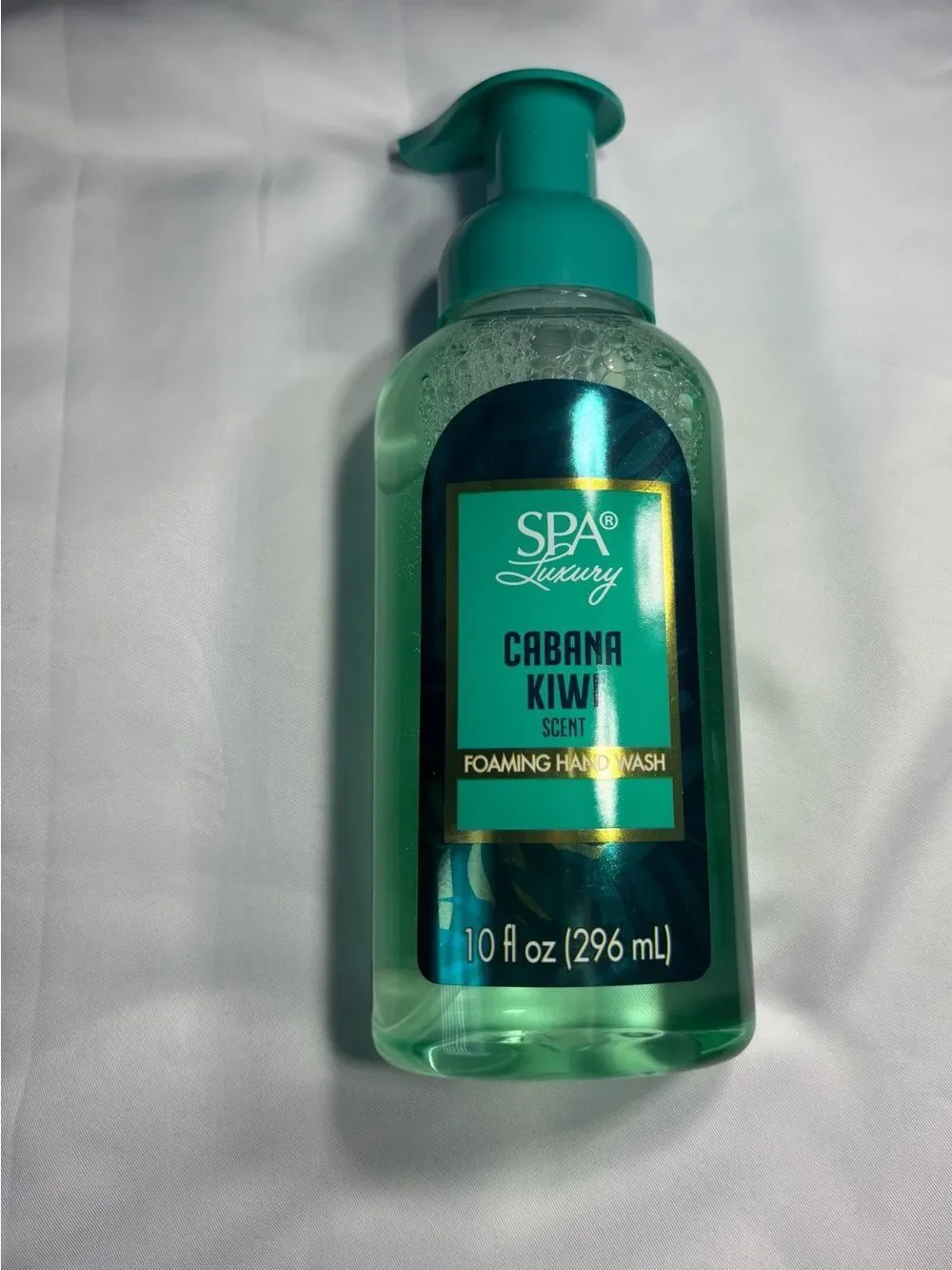 4 New Cabana Kiwi Body Care Set - Green